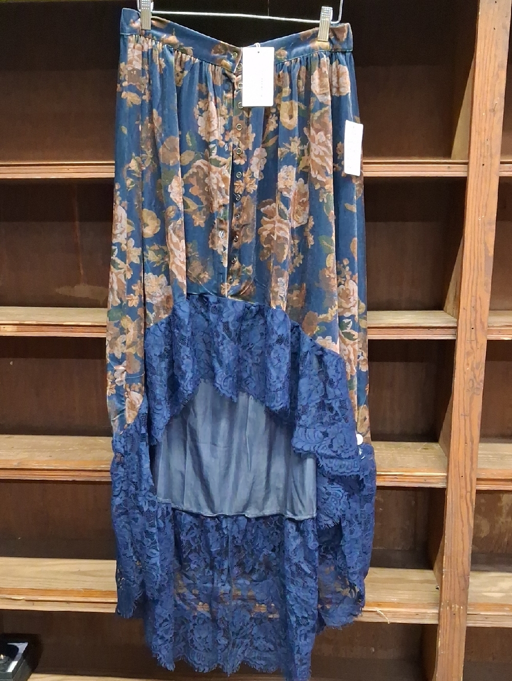 NWT Womens Mia Joy Joyfolie Navy & Tan Floral Lace High-Low Skirt